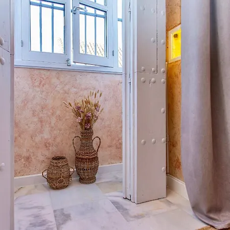 Apartment Wehostcostaluz Le Petit Palace Catedral Con Parking Gratuito *