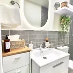 Appartamento Wehostcostaluz Le Petit Palace Catedral Con Parking Gratuito