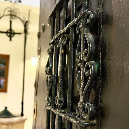 Wehostcostaluz Le Petit Palace Catedral Con Parking Gratuito * Jerez de la Frontera