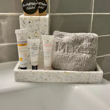 Wehostcostaluz Le Petit Palace Catedral Con Parking Gratuito Apartment