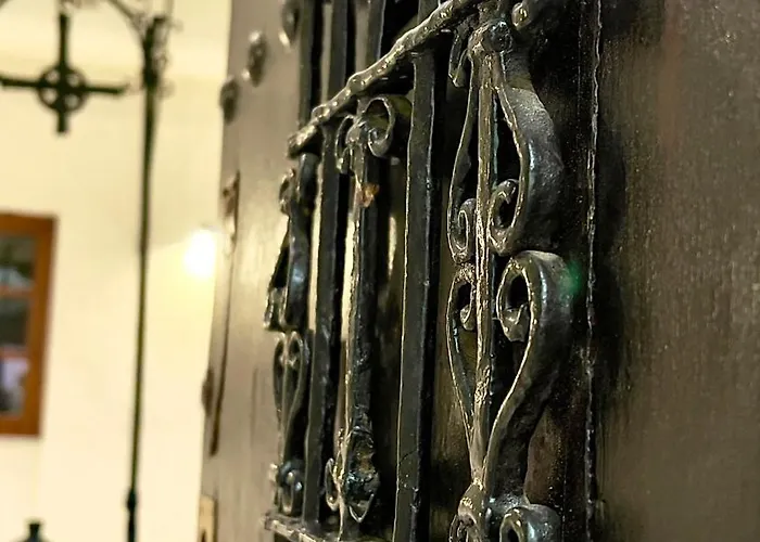 Wehostcostaluz Le Petit Palace Catedral Con Parking Gratuito * Jerez de la Frontera