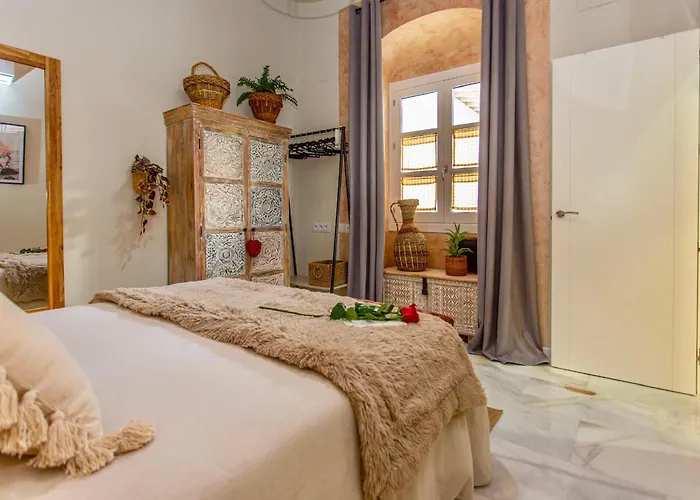 Wehostcostaluz Le Petit Palace Catedral Con Parking Gratuito Lägenhet