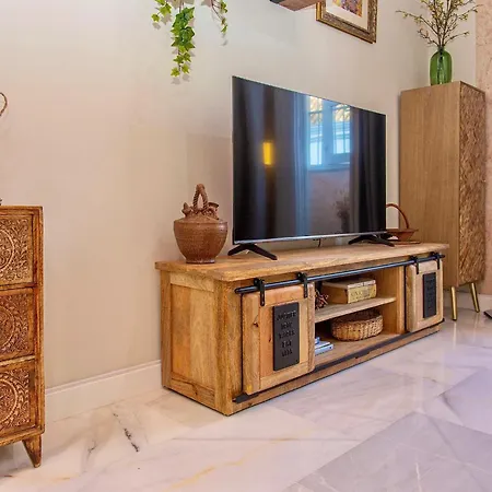 Wehostcostaluz Le Petit Palace Catedral Con Parking Gratuito * جيريز