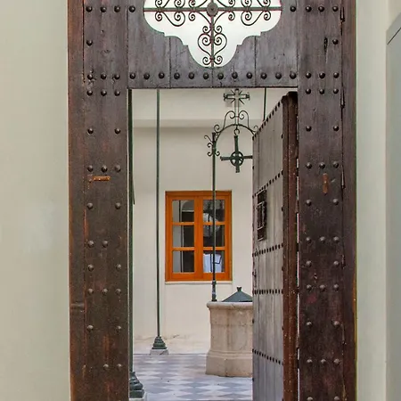 דירה Wehostcostaluz Le Petit Palace Catedral Con Parking Gratuito *