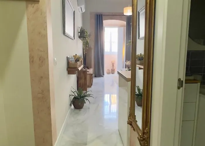 شقة Wehostcostaluz Le Petit Palace Catedral Con Parking Gratuito جيريز