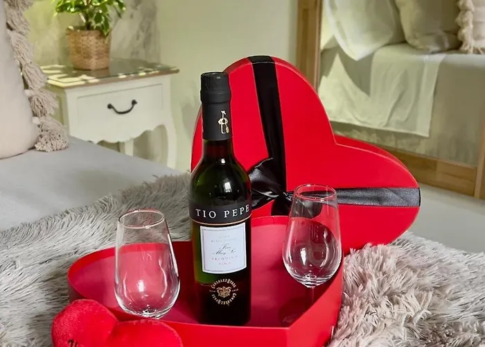 Wehostcostaluz Le Petit Palace Catedral Con Parking Gratuito شقة